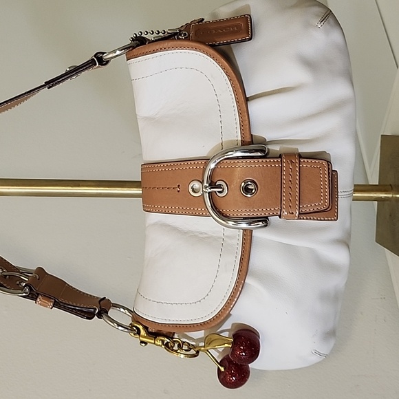 COACH Y2K White Tan Soho Flap Leather w/Buckle Shoulder Bag F15204 - Picture 2 of 16
